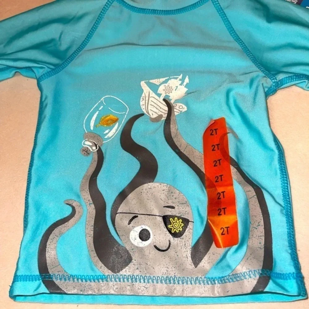 NWT UV Skinz Rash Guard‎